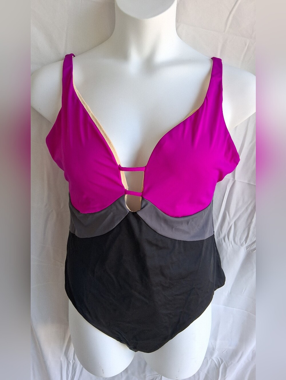 Swimsuits For All Multi Block Color One Piece Swimsuit Sz 18 NWOT